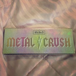 Kat Von D Metal Crush Highlighter Palette